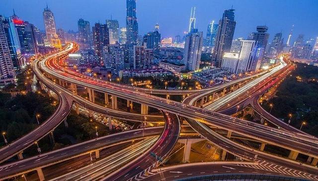 بررسی چالش های توسعه غربی از منظر فلسفه سیاسی اسلامی