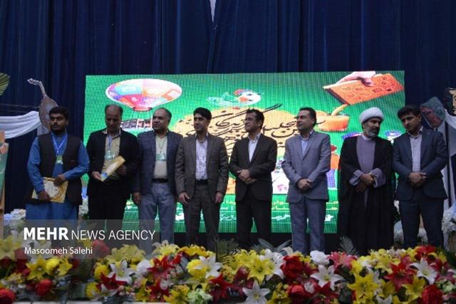 تجلیل از برگزیدگان جشنواره‌های فرهنگی و هنری دانش‌آموزان منطقه ۹ کشور