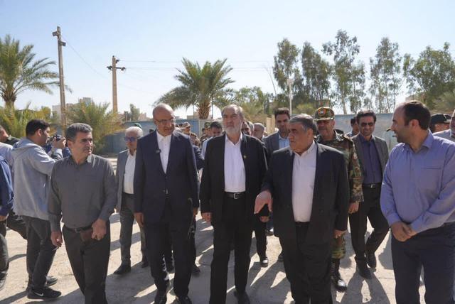 بازدید کمیسیون امنیت ملی مجلس از ساختمان بمباران‌شده قصرشیرین