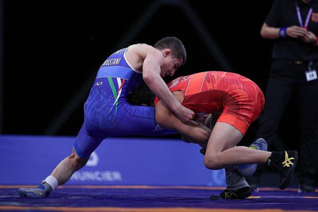 پیروزی استقلال مقابل مدعی عنوان قهرمانی در لیگ برتر کشتی