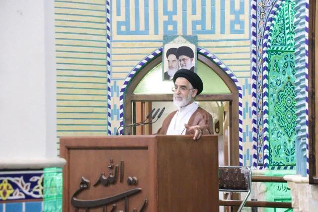 امام جمعه موقت یزد: رخدادهای ۱۳ آبان برای جوانان تبیین شود