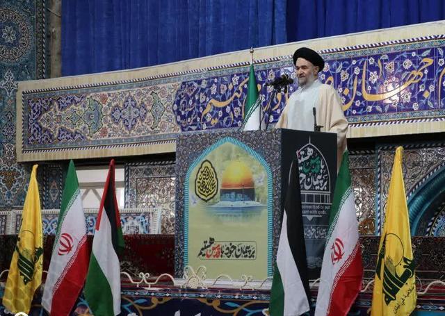 امام جمعه بروجرد: معیشت مردم در اولویت قرار بگیرد