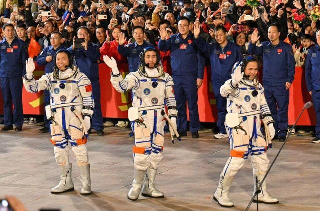 جوان‌ترین فضانورد چینی با «شنژو-۲۱» به فضا رفت