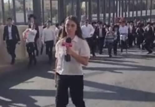 فیلم/ حمله به خبرنگار اسرائیلی در محله یهودیان حریدی