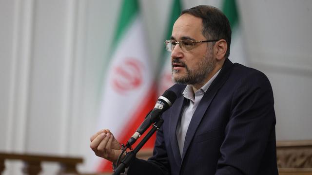 اگر قصد افزایش حقوق اساتید جوان دانشگاه را دارید، به اندازه کافی دیر شده است