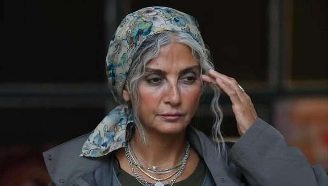 تیپ رؤیا جاویدنیا روی فرش تئاتر؛ استایلی فراتر از سن در مهمانی «شب» (عکس)