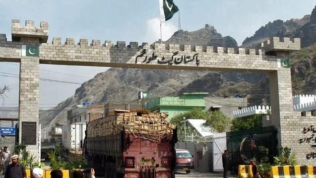 پاکستان گذرگاه تورخم با افغانستان را به صورت محدود باز کرد