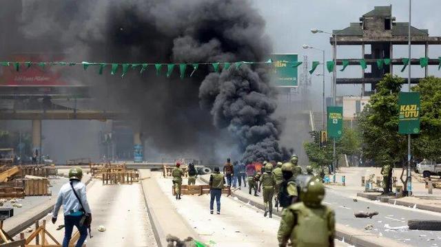 گزارش دیده‌بان حقوق‌بشر سوریه از ۶۷ قتل در یک ماه در سوریه