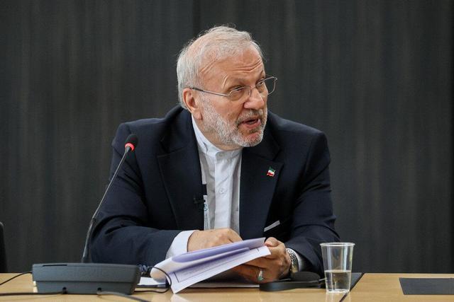 روایت منوچهر متکی از دوران تحصیل در هندوستان؛ شاهد «چهار راه استانبول» و خرید و فروش ارز در کف خیابان، در این کشور با یک میلیارد جمعیت نبودیم!