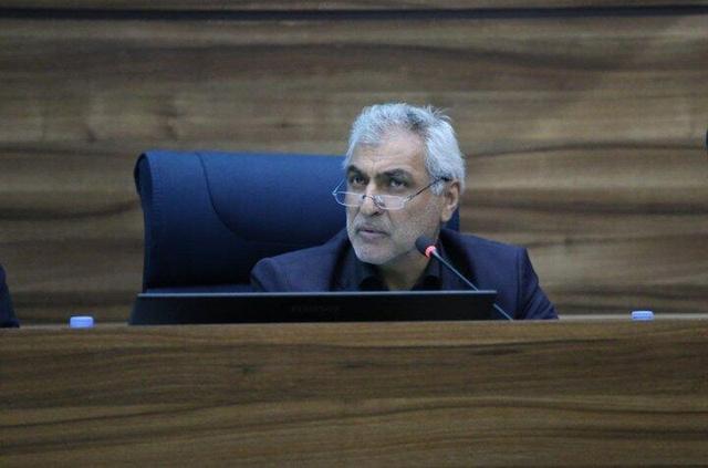 عضو کمیسیون برنامه و بودجه مجلس: قرار بود نفت ۶۰ دلار فروخته شود اما ۵۱ دلار فروختیم!/ ۶۰ درصد منابع دولت در سال جاری تحقق نیافته است