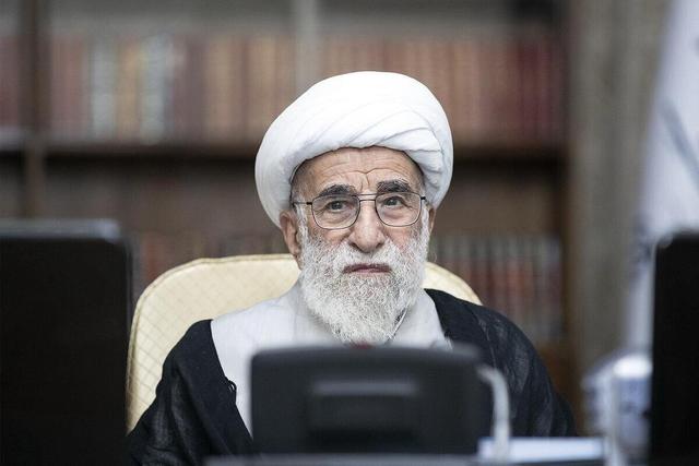 عکس | تصویری قدیمی از احمد جنتی مربوط به ۸۰ سال پیش