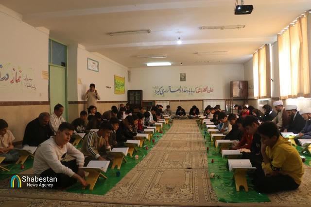 محفل انس با قرآن کرمی در مدرسه آموزگار کامیاران
