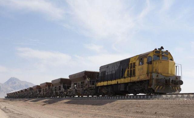 نخستین محموله میلگرد صادراتی از قم به ترکیه بارگیری شد