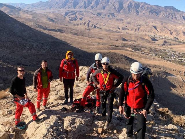 نیروهای هلال‌احمر مرد گرفتار در ارتفاعات سالوک را نجات دادند