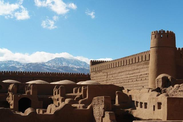 سرپرست میراث فرهنگی کرمان: مرمت بافت و ارگ تاریخی شهر راین آغاز شد