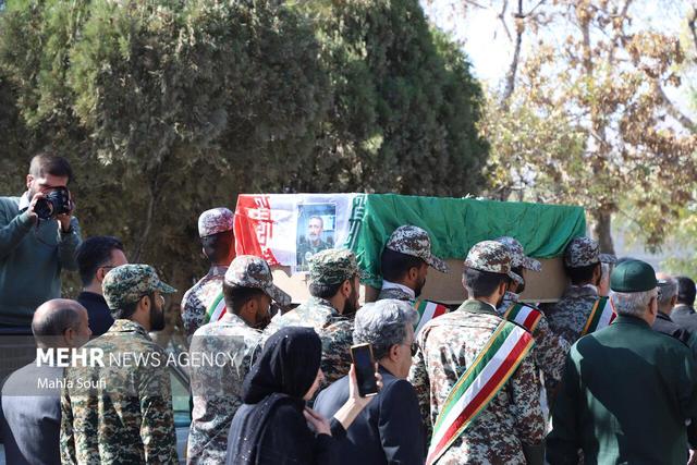 تشییع جانباز سرافراز خلبان محمد طیبی در اراک