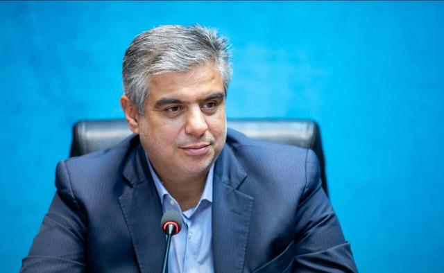 استاندار:توسعه گردشگری و خدمات رفاهی زمینه ساز توسعه متوازن مرکزی است