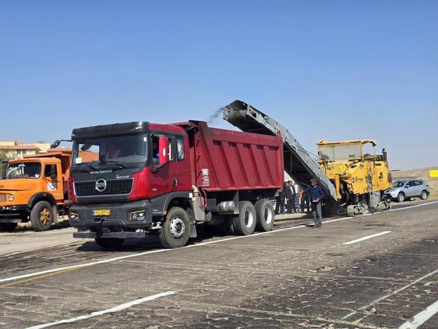 عبداللهی: عملیات اجرایی بهسازی و روکش آسفالت محور انار–شهربابک آغاز شد