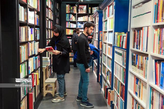 بدون ادبیات، جهان دچار پوچ‌انگاری می‌شود/ داستان‌هایی میان خاک و ایمان در «آقای دیوانه»