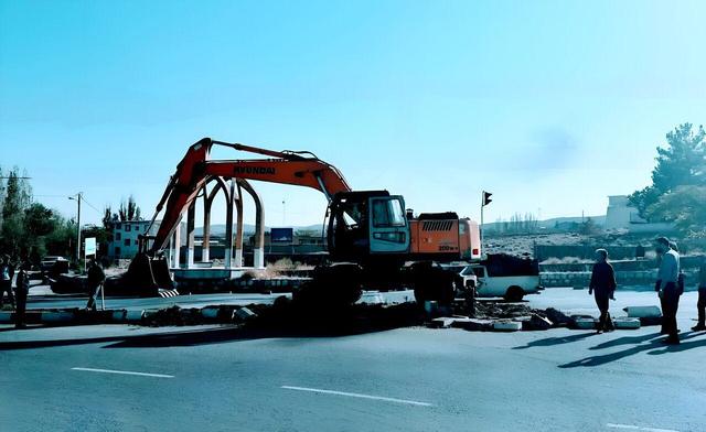 آغاز عملیات اصلاح میدان شهدای سنگ شیر خوانسار