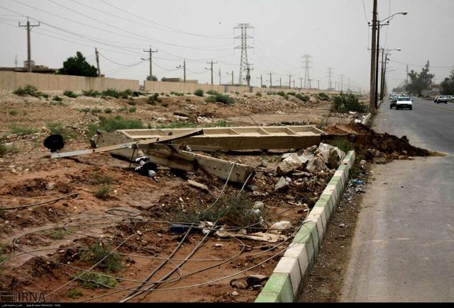 سقوط ۱۰پایه برق بر اثر آتش سوزی در گچساران
