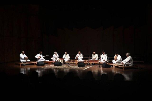 «همنوازان سایه» موسیقی ایرانی را در تالار رودکی طنین‌انداز کرد/ اجرای «زنده‌رود»