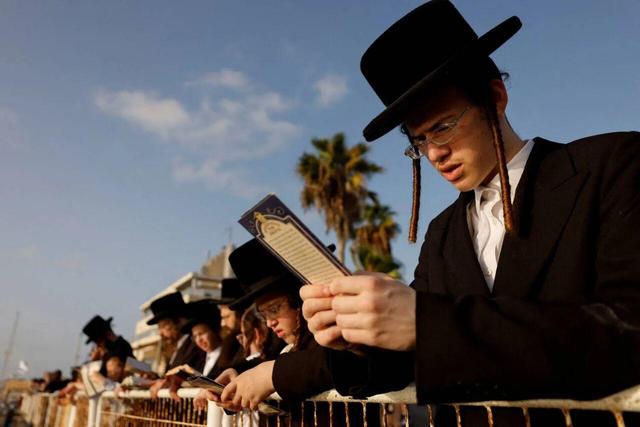 معافیت خدمت، پاشنه‌ی آشیل دولت بی بی/ آیا حریدی‌ها میخ آخر را به تابوت ائتلاف می‌زنند؟