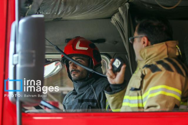 ریزش بخشی از سازه یک ساختمان مسکونی در منطقه سپیدار اهواز