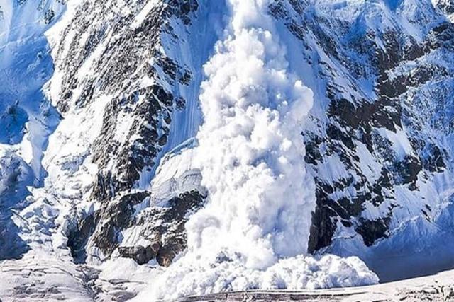 تراژدی در آلپ؛ پنج آلمانی زیر بهمن مدفون شدند