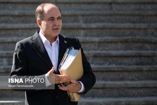 نوری‌قزلجه: واکسن داخلی تب برفکی به‌زودی توزیع می‌شود