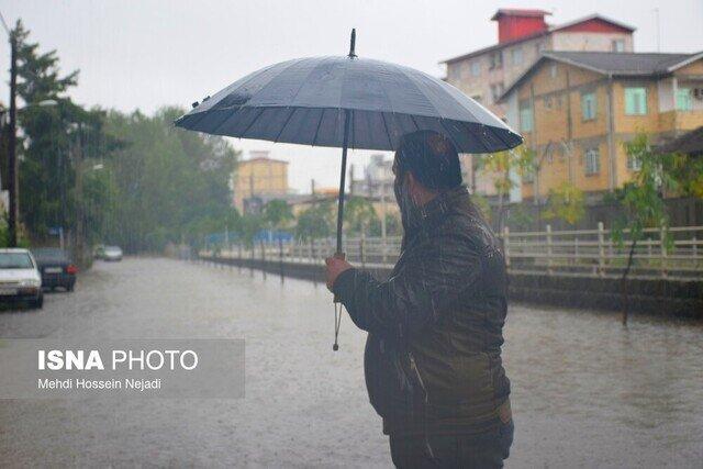 آغاز بارش باران در گیلان/ کاهش ناپایداری از سه شنبه