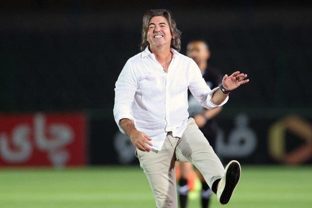 عکس| سرمربی استقلال در کنار اسطوره