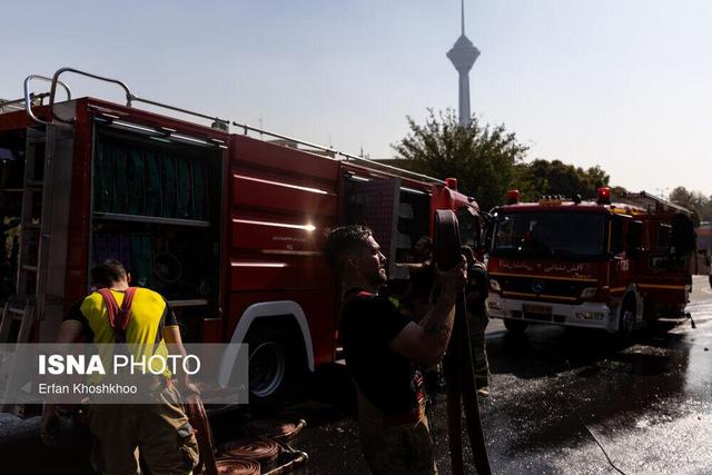 گزارش تصویری | آتش‌سوزی یک رستوران در شهرک غرب