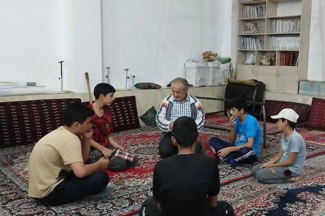 تداوم حلقه‌های کتابخوانی در کانون بیت‌الرضا علی‌آبادکتول