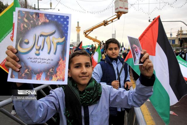 راهپیمایی ۱۳ آبان، حماسه‌ای باشکوه از ایستادگی و مقاومت است