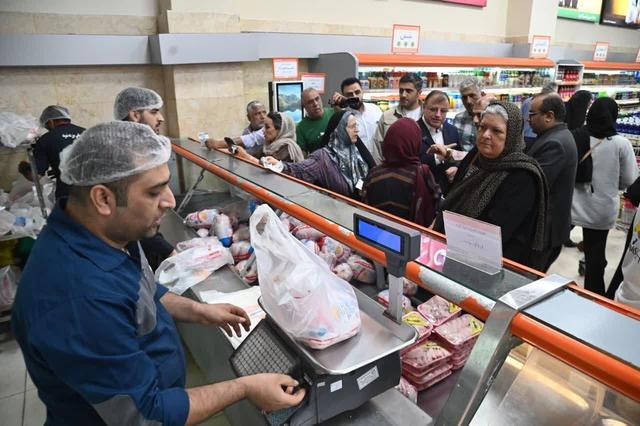 بازار زیر ذره‌بین؛ گشت‌های روزانه در شاهین‌دژ آغاز شد