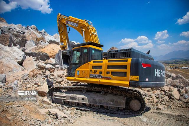 استاندار بوشهر: نادیده گرفتن اهلیت سرمایه گذاران معدنی مشکل ساز شده است