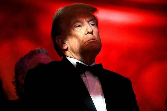 اعتراض ژاپنی ها به نخست وزیر: خودت را در حد خدمتکار پایین آوردی