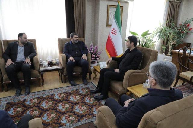 استاندار کردستان: ایجاد معبر رسمی و امکان واردات قانونی کالا می‌تواند زمینه حذف کولبری از کوه‌ها را فراهم کند