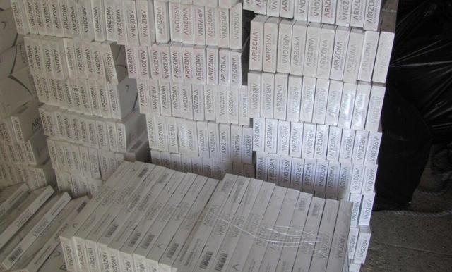 کشف سیگارهای بدون مجوز و خودروی رنجرور قاچاق در قزوین