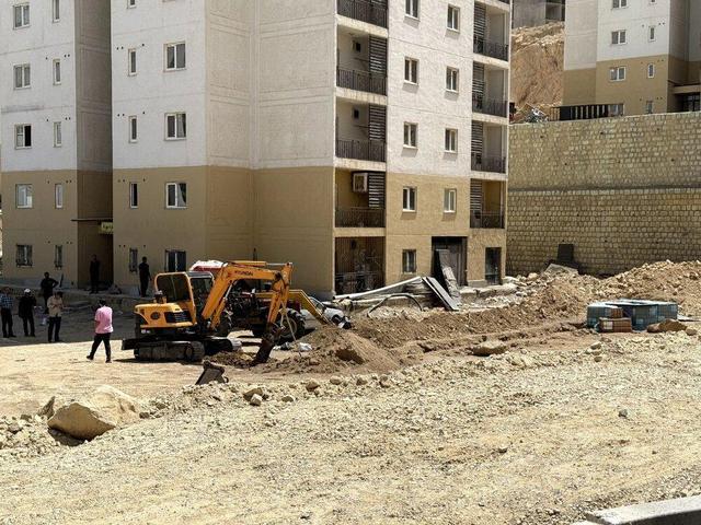 تحویل ۶۰۰ قطعه زمین به متقاضیان جوانی جمعیت در آبادان