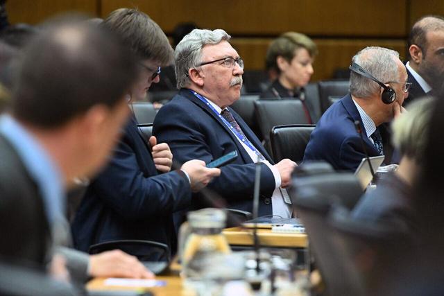 اولیانوف: مسکو آماده کمک به ایران است اما...