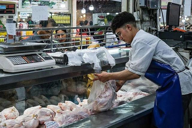 زنگ خطر در بازار؛ مرغ کیلویی ۲۵۰ هزار می‌شود؟