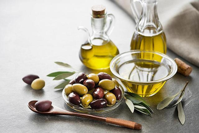 روغن زیتون اصل ؛ روش‌های تشخیص و نکات مهم هنگام خرید