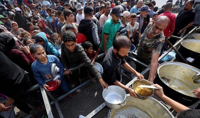 پشت پرده مدیریت گرسنگی در غزه؛ پنیر موزارلا به جای گوشت