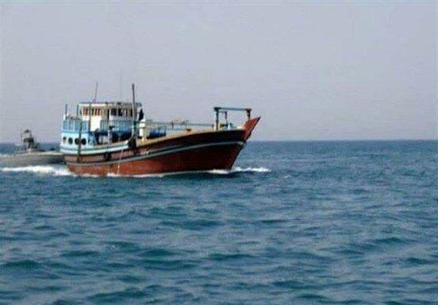 یک شناور به ارزش ۳۰۰ میلیارد در آب‌های بوموسی توقیف شد