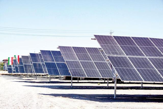 توسعه نیروگاه‌های پشت بامی در صنایع خراسان رضوی