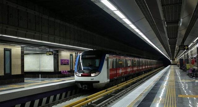 خدمات رسانی رایگان مترو و مسیر BRT تبریز به مناسبت روز ۱۳ آبان