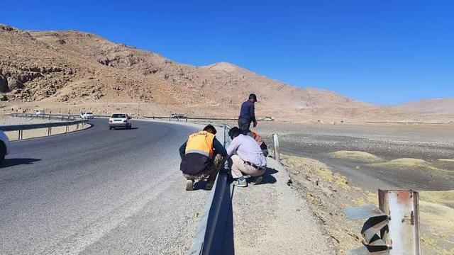 ۱۸۰۰ متر گاردریل در محورهای مواصلاتی شهرستان بروجن بازسازی و تعمیر شد