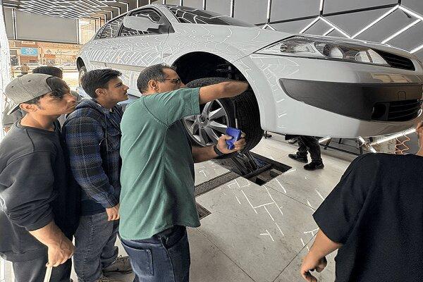 آموزش کارشناسی خودرو؛ دوره‌های حضوری و غیرحضوری تشخیص رنگ خودرو